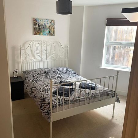 Entire Town Centre 2 Bedroom Apartment Very Close To Beach Bournemouth Eksteriør billede