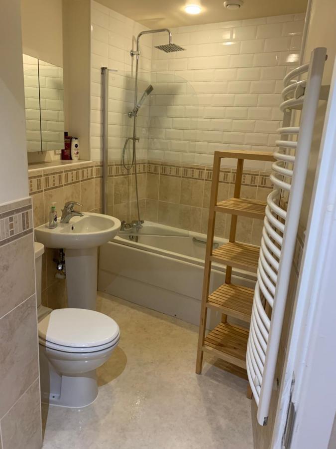 Entire Town Centre 2 Bedroom Apartment Very Close To Beach Bournemouth Eksteriør billede