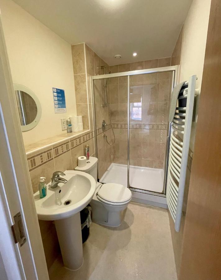 Entire Town Centre 2 Bedroom Apartment Very Close To Beach Bournemouth Eksteriør billede