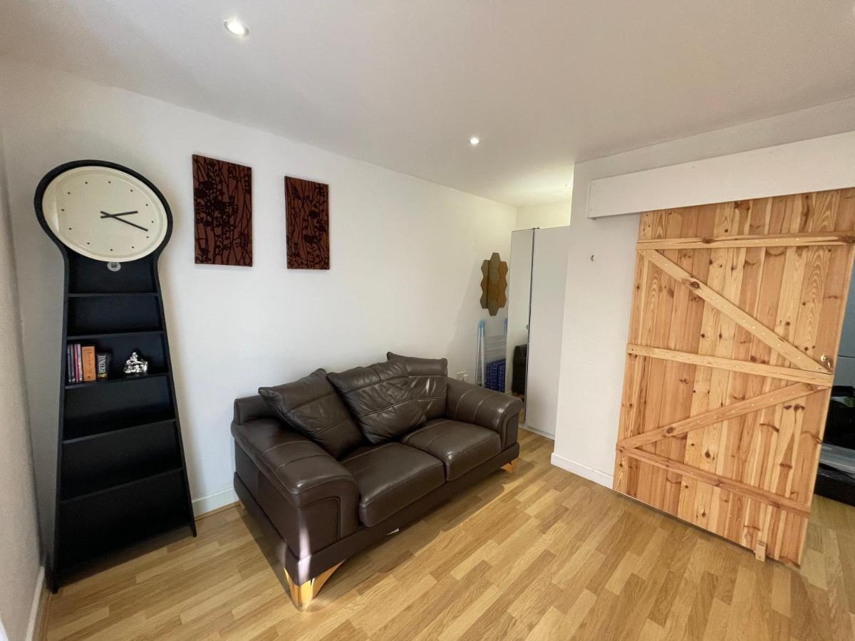 Entire Town Centre 2 Bedroom Apartment Very Close To Beach Bournemouth Eksteriør billede