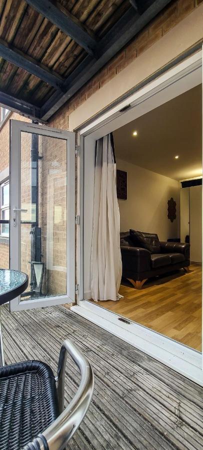 Entire Town Centre 2 Bedroom Apartment Very Close To Beach Bournemouth Eksteriør billede
