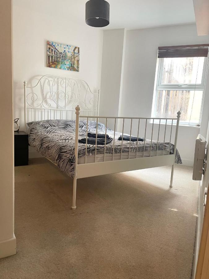 Entire Town Centre 2 Bedroom Apartment Very Close To Beach Bournemouth Eksteriør billede